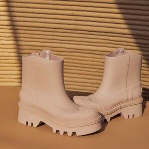 Chloe Beige Winter Boots